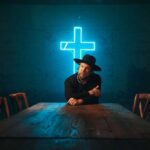 Zach Williams Debuts Inspiring New Single “Jesus Loves”